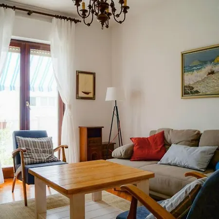 Forest Park Nest Apartment, Near Centre, With Free Parking